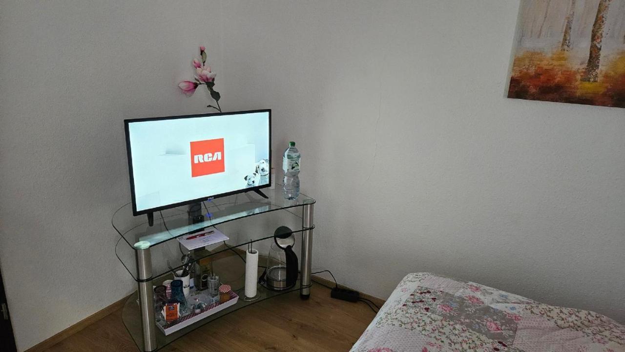 Ferienzimmer Bei Thomas - Gemuetliches Schlaf- Und Wohnzimmer Mit Modernem Bad Ulm Eksteriør billede